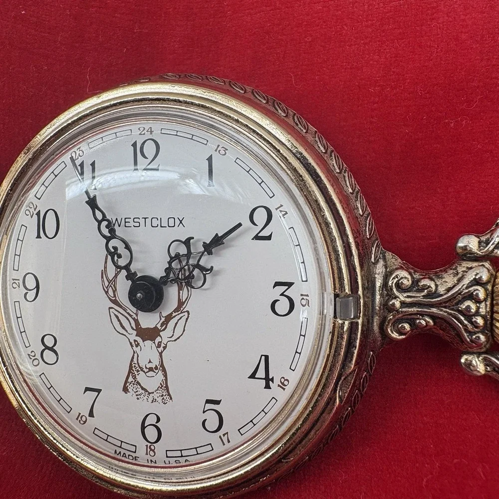 Vintage 1970's Westclox‎ Hunting Buck Dog Pocket Watch & Chain w/Original Box